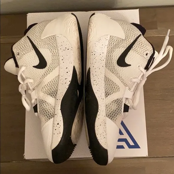 Nike Zoom Freak Grade School 4.5Y