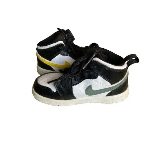 Nike Air Jordan 1 Mid Toddler 8C Sneakers