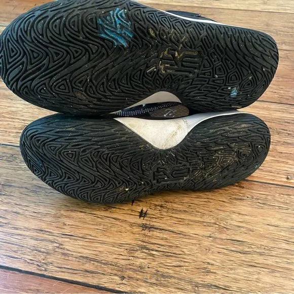 Nike Kyrie Flytrap Basketball shoes