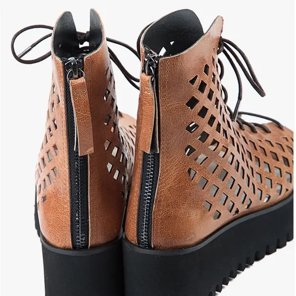 NWOB All Black OT Perf Flatform Camper Womens Laser Cut Lace-Up Platform Sandals