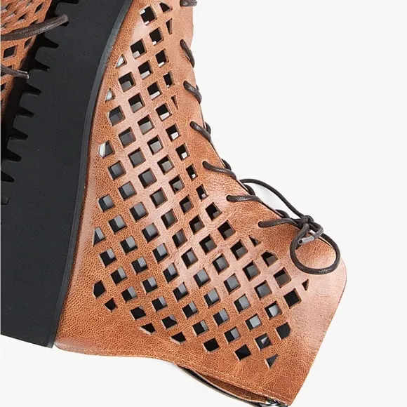 NWOB All Black OT Perf Flatform Camper Womens Laser Cut Lace-Up Platform Sandals