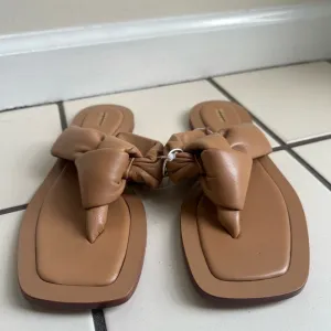 NWOB Anthropologie Maeve Puffy Knotted Tan Sandals- Size 7