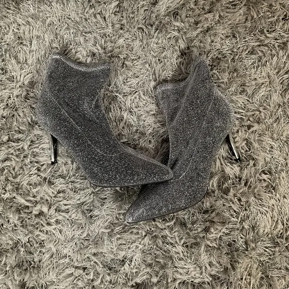 NWOB Jones NY metallic sock boot