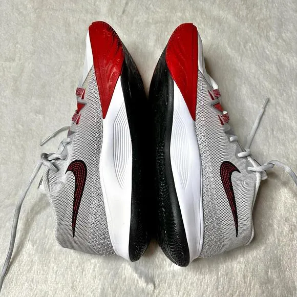 NWOB Nike Kyrie Flytrap 6 White Basketball Sneakers Men 11.5