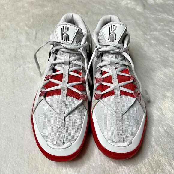NWOB Nike Kyrie Flytrap 6 White Basketball Sneakers Men 11.5
