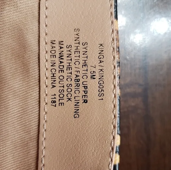 NWOB Steve Madden KINGA Yellow Snake Boots