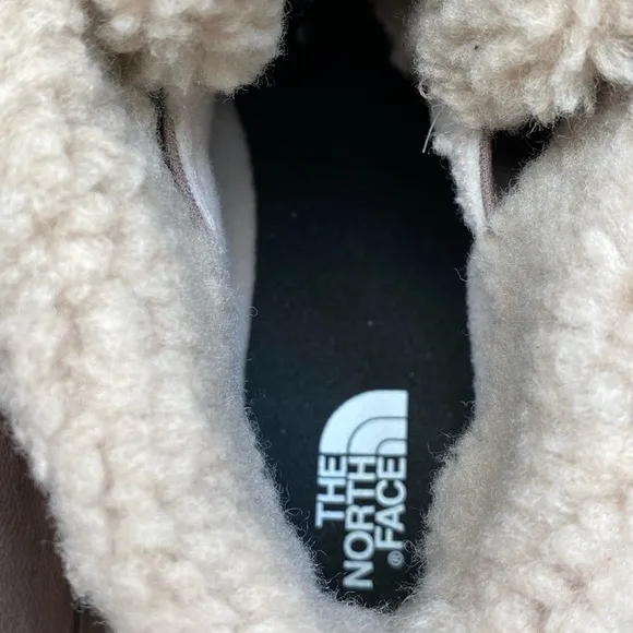 NWOB🍁THE NORTH FACE Women's Mid Lace Insulated Waterproof Boots Size 9