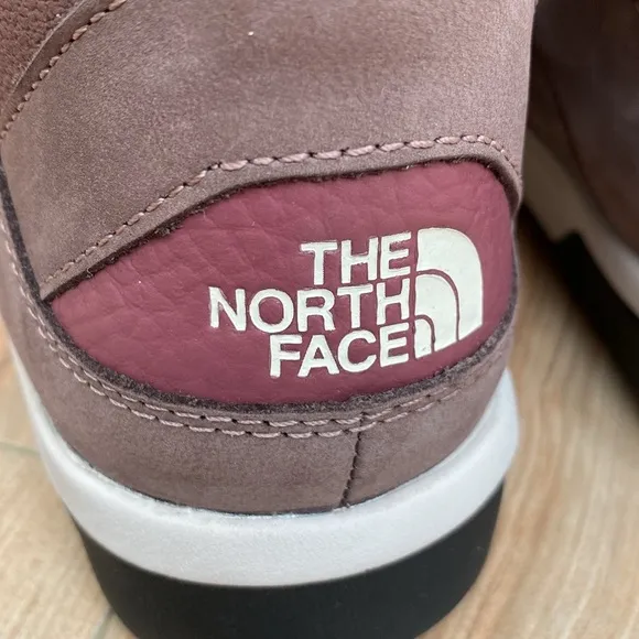 NWOB🍁THE NORTH FACE Women's Mid Lace Insulated Waterproof Boots Size 9