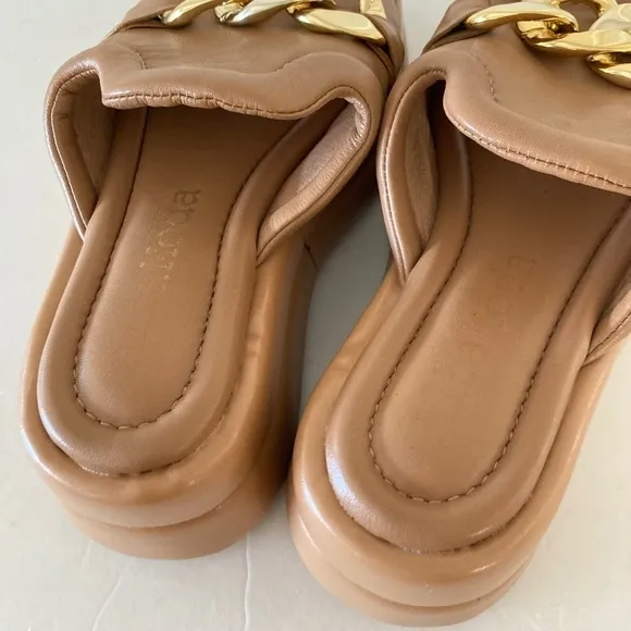 NWOT Alba Moda Anthropologie Brown Leather Hardware Chain Slide Sandals Sz 36