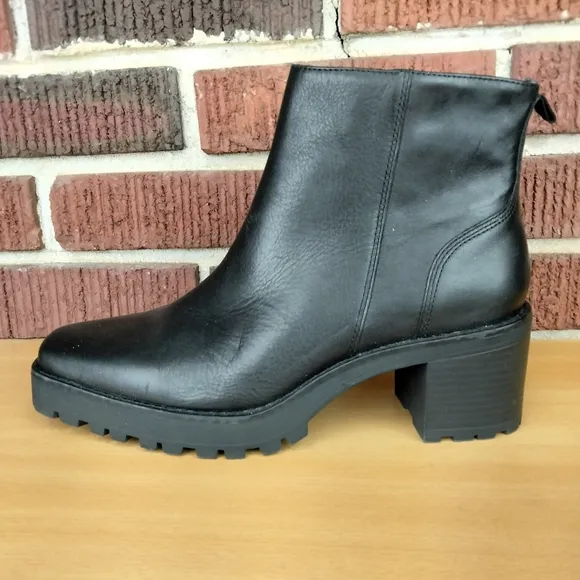 NWOT Andre Assous Milla Genuine Leather Ankle Boots in Black Sz. 8.5