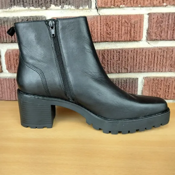 NWOT Andre Assous Milla Genuine Leather Ankle Boots in Black Sz. 8.5