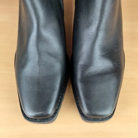 NWOT Andre Assous Milla Genuine Leather Ankle Boots in Black Sz. 8.5