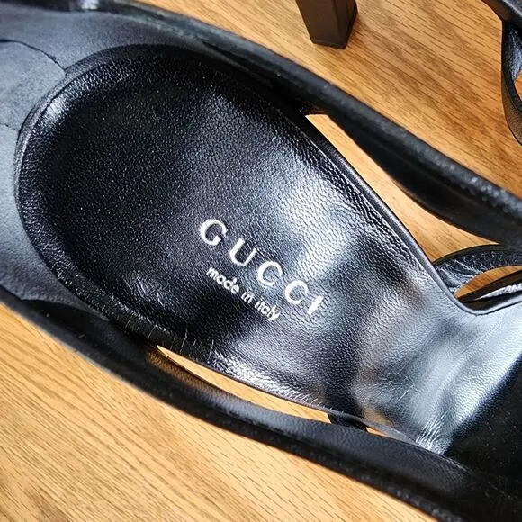 NWOT Authentic Gucci Leather Gladiator Heels Black with Buckles Size 37.5 EU