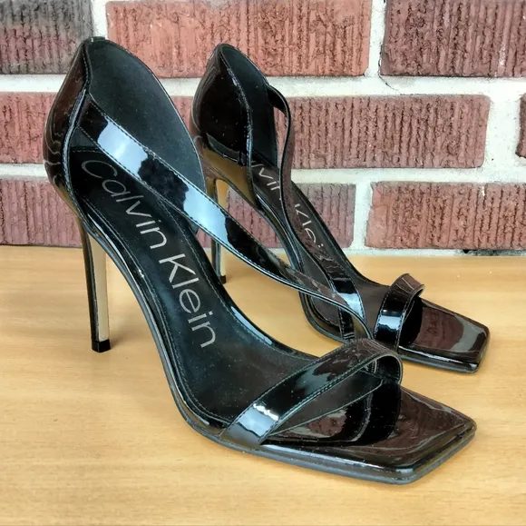 NWOT Calvin Klein Tracy Patent Leather 4&quot; Heeled Sandals in Black Sz. 9.5