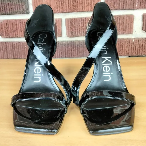 NWOT Calvin Klein Tracy Patent Leather 4&quot; Heeled Sandals in Black Sz. 9.5