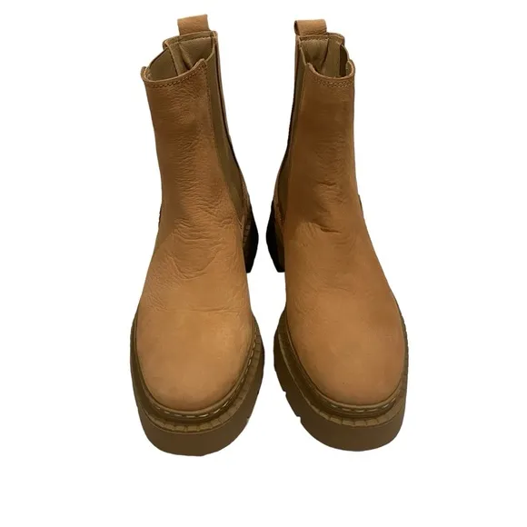 NWOT, Dune London Chunky Chelsea Boots in Camel
