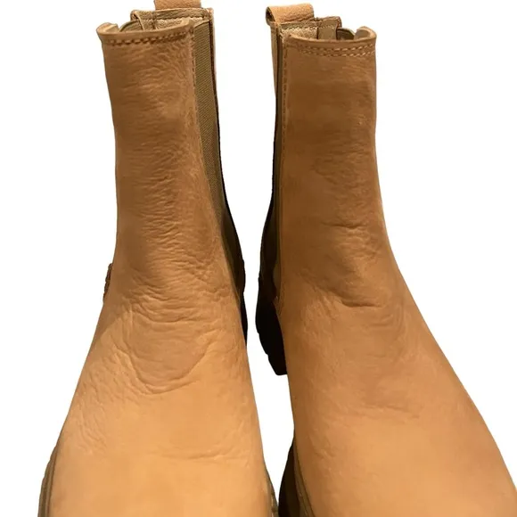 NWOT, Dune London Chunky Chelsea Boots in Camel