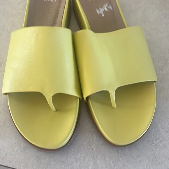 NWOT Eileen Fisher Duet Tumbled Leather Sandal