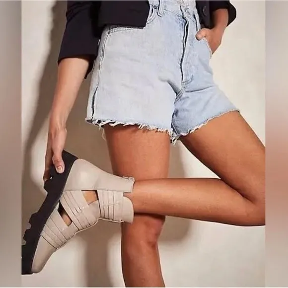 NWOT Free People Women's Hydra Huarache Lugged Boots in Sand size 38/8.5