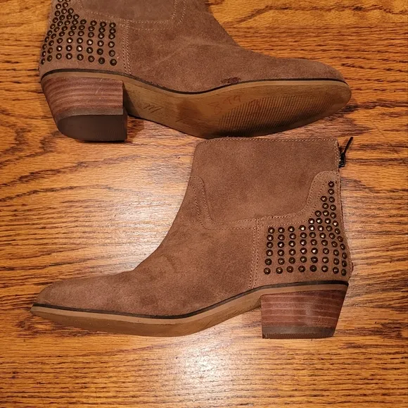NWOT Marc Fisher Dark Tan Brown Genuine Suede Leather Studded Ankle Shoes Boots