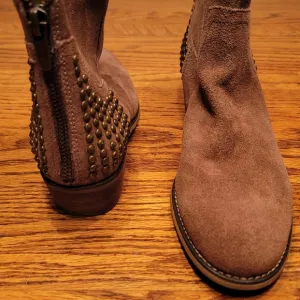 NWOT Marc Fisher Dark Tan Brown Genuine Suede Leather Studded Ankle Shoes Boots