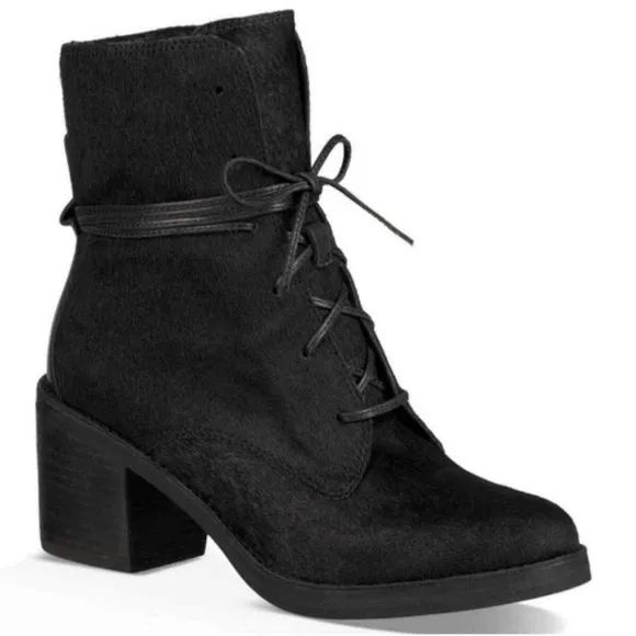 NWOT Ugg Oriana Exotic Lace Up Boots in Black Cow Hair