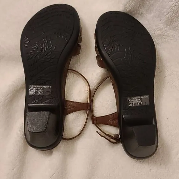 Nwot Abeo leather heel sandals