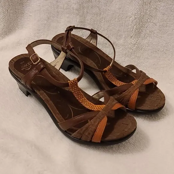 Nwot Abeo leather heel sandals