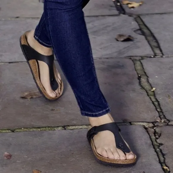 NWT Birkenstock Gizeh BS Black Sandals.