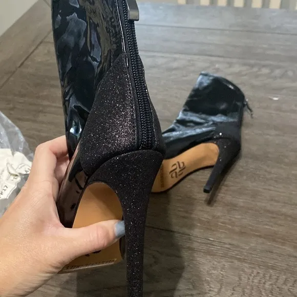 NWT BURJU Savage Ankle Closed Pointed Toe Wet Look With Sparkle Heel | 5.5