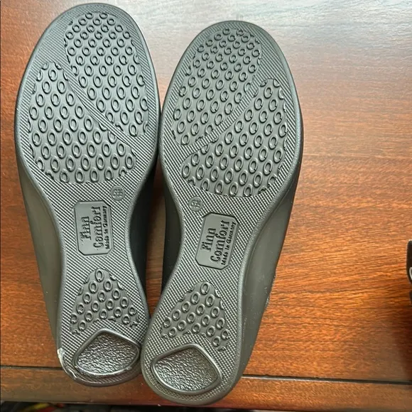 NWT Finn Comfort Djerba Women's Black Leather Comfort Sandals