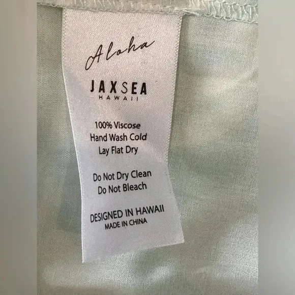 NWT Jax Sea long sleeve Hawaiian print dress/cover up. Size S