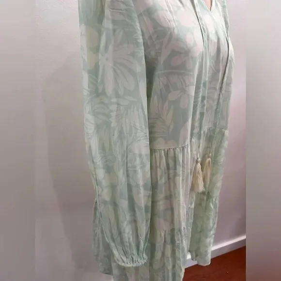 NWT Jax Sea long sleeve Hawaiian print dress/cover up. Size S