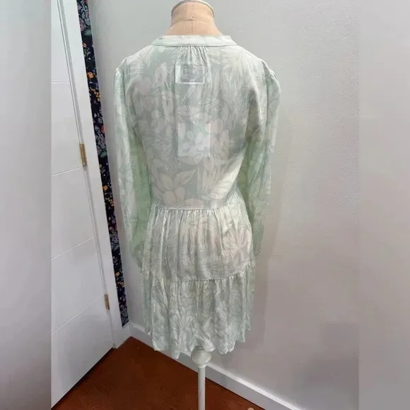 NWT Jax Sea long sleeve Hawaiian print dress/cover up. Size S