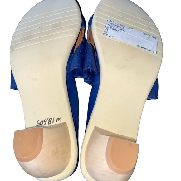 NWT L’amour Des Pieds Uriel Nappa Blue Leather Ruffle Slip On Sandals Size 6