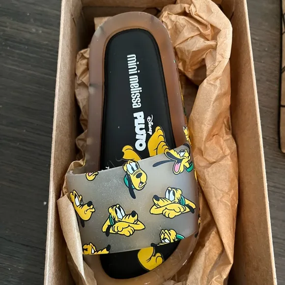 NWT MINI MELISSA Disney | Mickey &amp; Friends Pluto Beach Sandals Size 11T