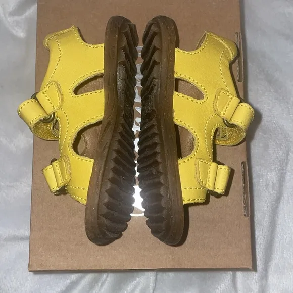 NWT NATURINO SKY Nappa Leather Sandals in Yellow