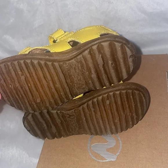 NWT NATURINO SKY Nappa Leather Sandals in Yellow