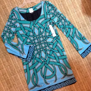 🎁😊NWT Nicole Miller Dress. Size Medium