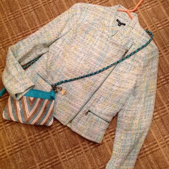 🎁😊NWT Nicole Miller Dress. Size Medium