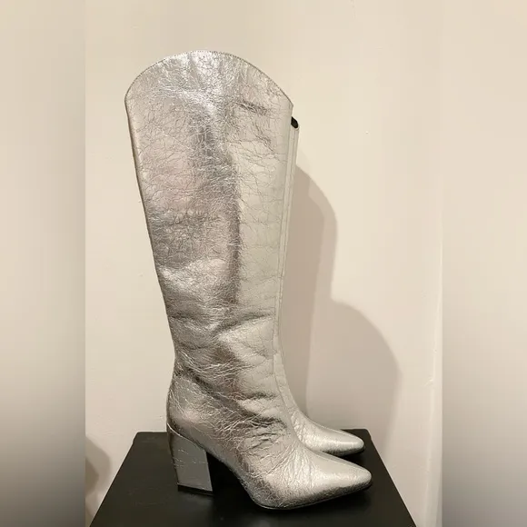 NWT Steve Madden Croft silver foil pointed toe knee high boots, sz 8.