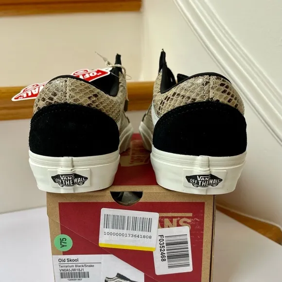 NWT Vans Old Skool Black Suede sneakers with snake print leather low top shoes