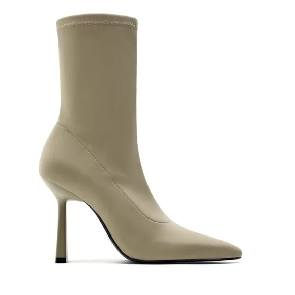 NWT. Zara Taupe Gray Stretch Fabric Heeled Ankle Boots. Size 8.