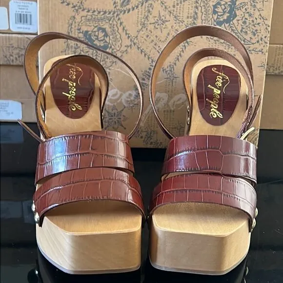 NWT Free People Mallory leather clog sandals 40
