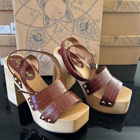 NWT Free People Mallory leather clog sandals 40
