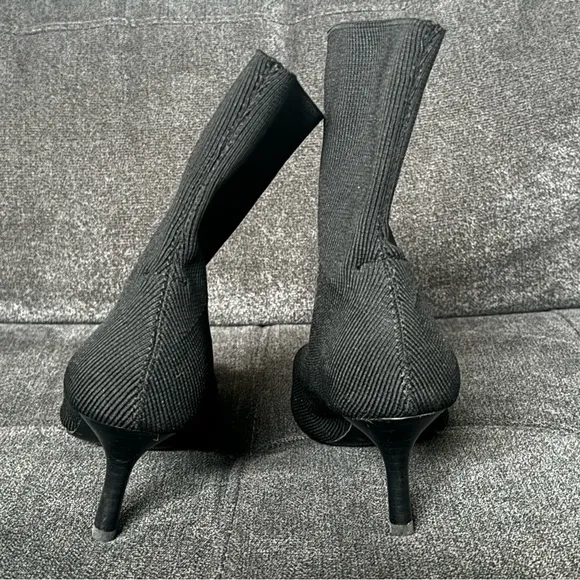 Oak   Fort Women’s Pointed-Toe Sock Boots in Black Size 5