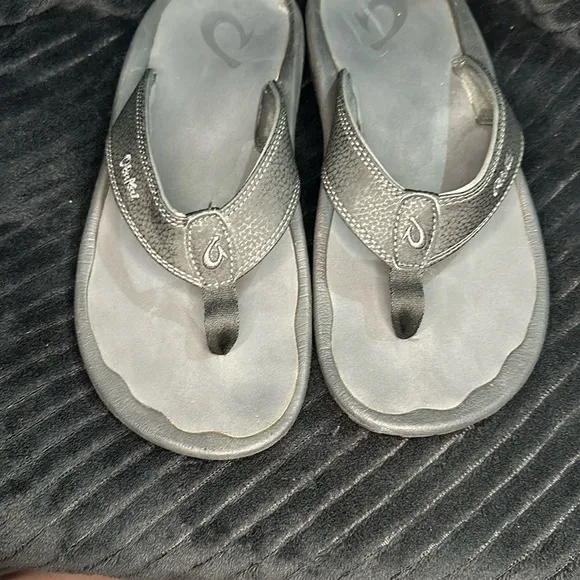 ‘Ohana Olukai$80 NewMen’s Water-Friendly Beach Sandals in Pavement
