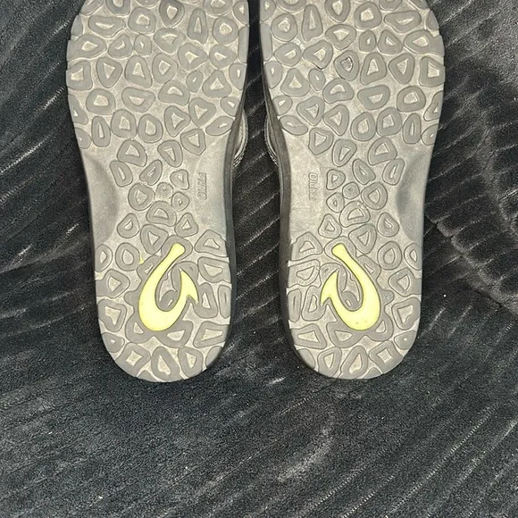 ‘Ohana Olukai$80 NewMen’s Water-Friendly Beach Sandals in Pavement