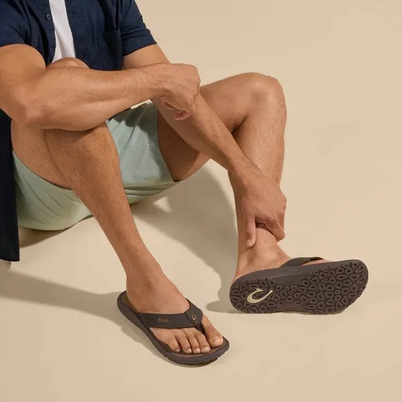 Olukai Ohana Men’s Water-Friendly Beach Sandals