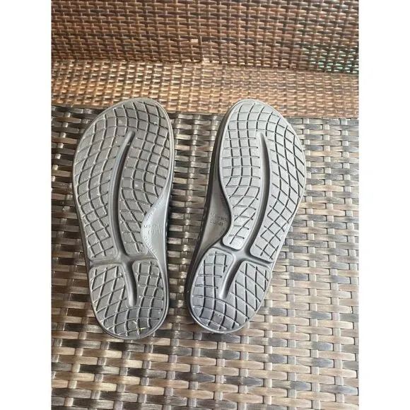 Oofos sandals womens size 10